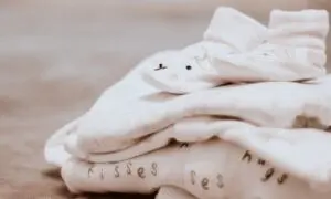 yenidoğan kıyafetleri