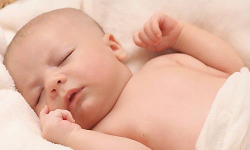 Bebeklerde Uyku Eğitimi ve Düzeni