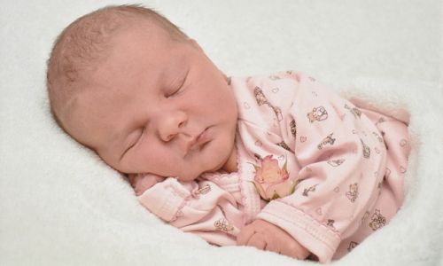 Bebeklerde Anne Sütünün Alerjiye Karşı Etkisi ve Katı Gıdaya Geçiş