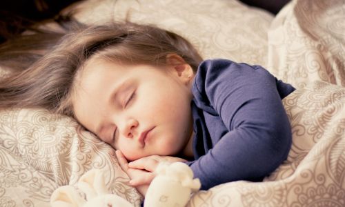 Okula Giden Çocukların Uyku Düzeni İçin Neler Yapabilirsiniz?