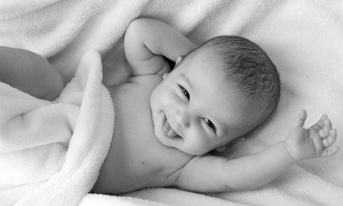 Bebeklerde Göz, Kulak, Göbek Bakımı Nasıl Yapılır?