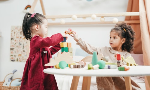 Çocuklar Nasıl Arkadaş Olur? Sosyal Becerilerini Nasıl Geliştirebilirsiniz?