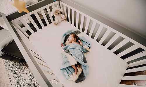 Bebekleri Uyutmak İçin 4 Farklı Uyku Eğitimi Metodu