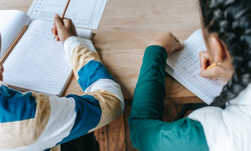 Okula Gitmek İstemeyen Çocuğunuz İçin Ne Yapabilirsiniz?