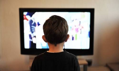 Televizyon Çocuk Gelişimini Nasıl Etkiler?